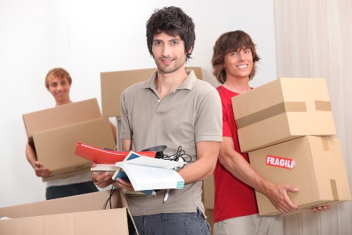 Packing and loading help for student removals in Harringay